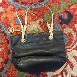 Micheal Kors black leather purse